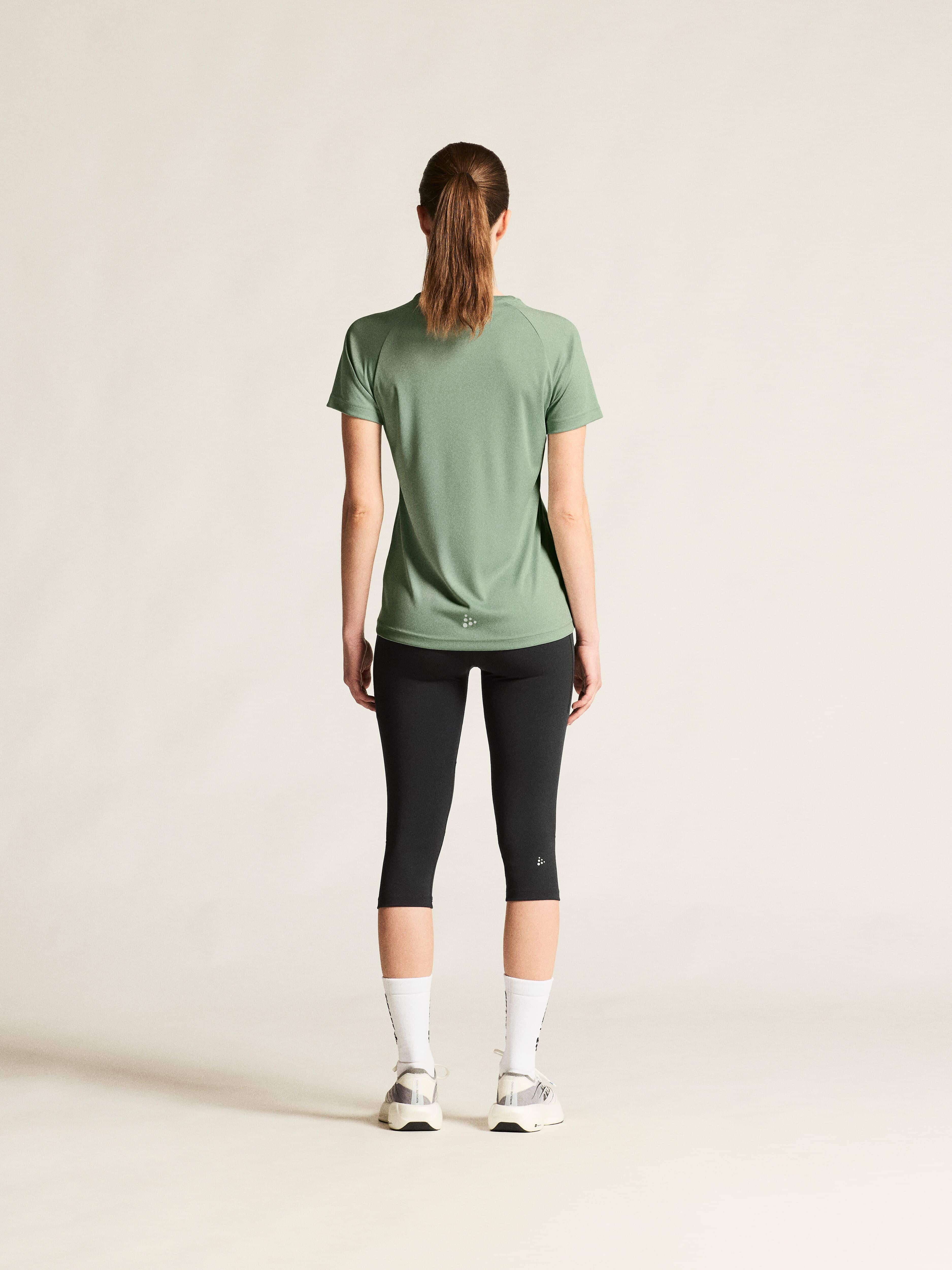 W Triko CRAFT CORE Essence Logo