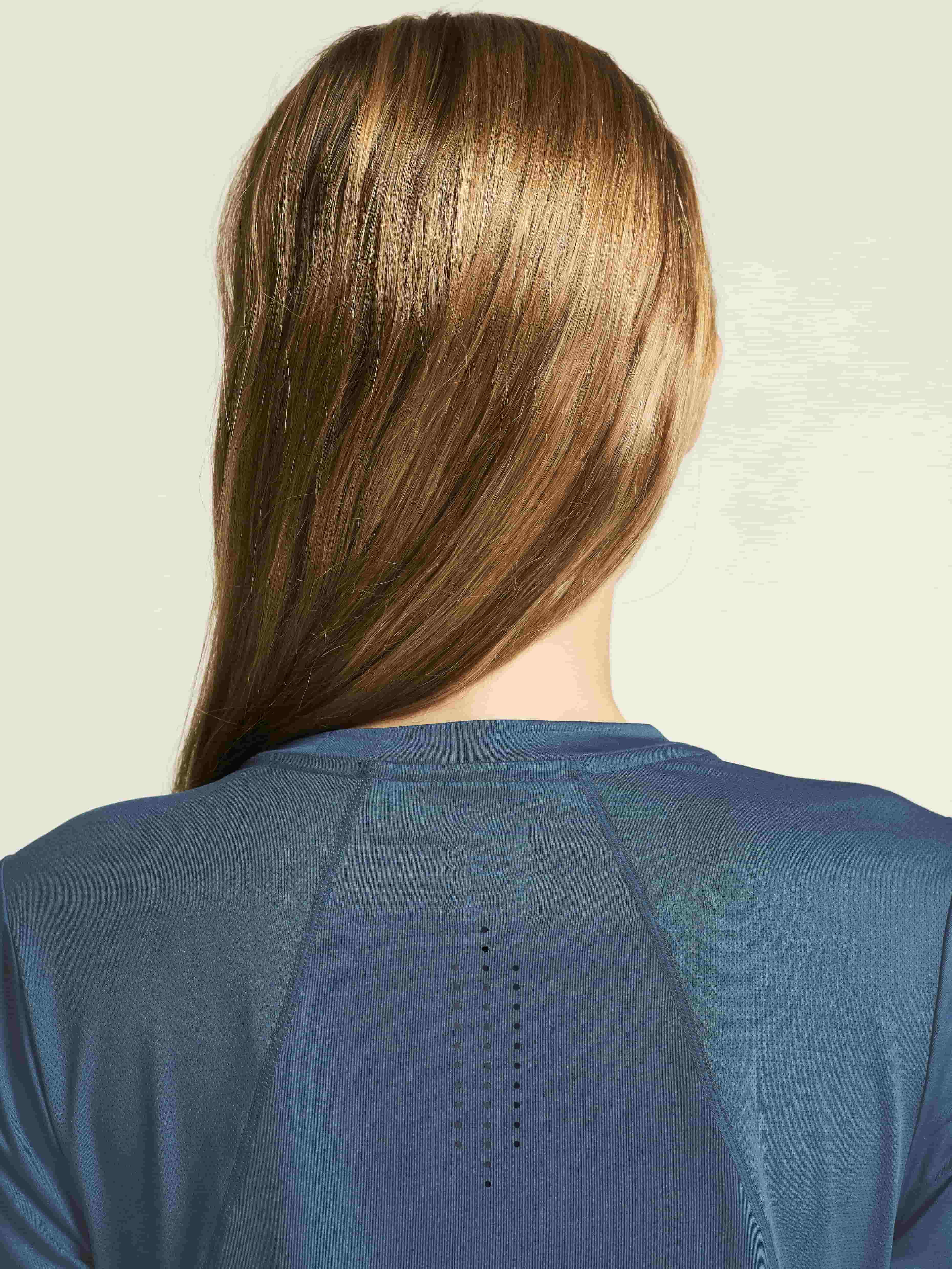 W Triko CRAFT ADV Essence SS 2