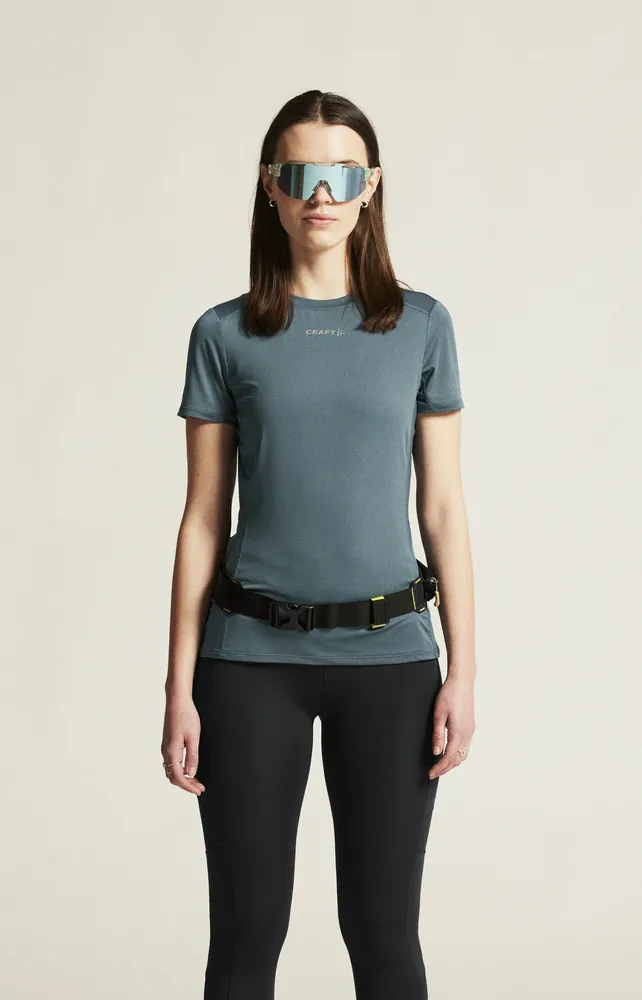 W Triko CRAFT ADV Essence SS 2