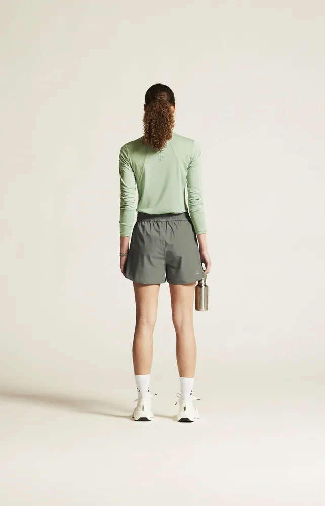 W Šortky CRAFT CORE Essence