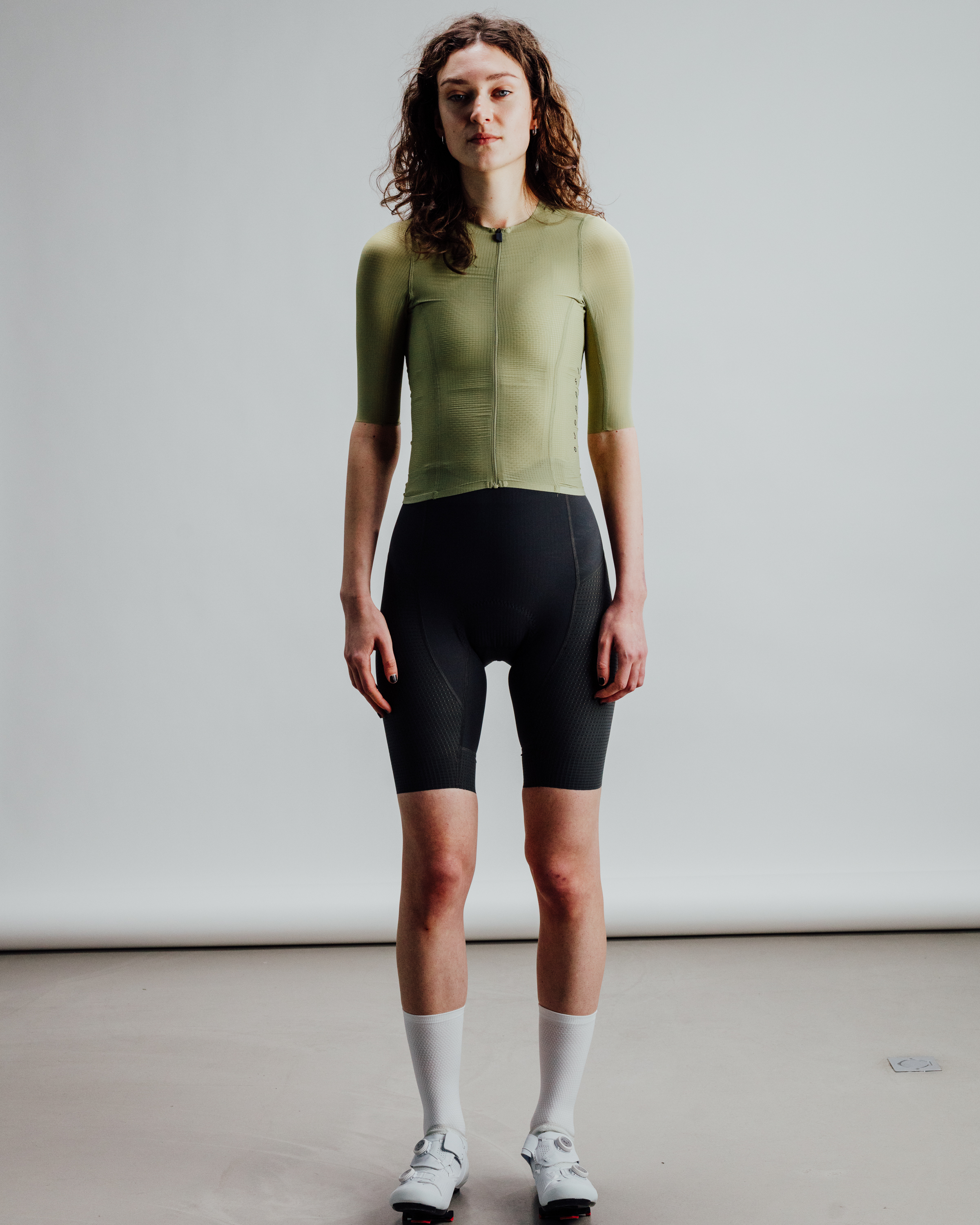 W Cyklodres ISADORE Echelon Ultralight Aero
