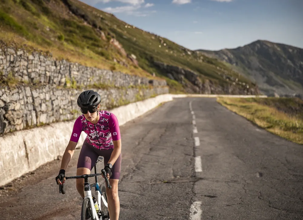 W Cyklodres ALÉ HIBISCUS