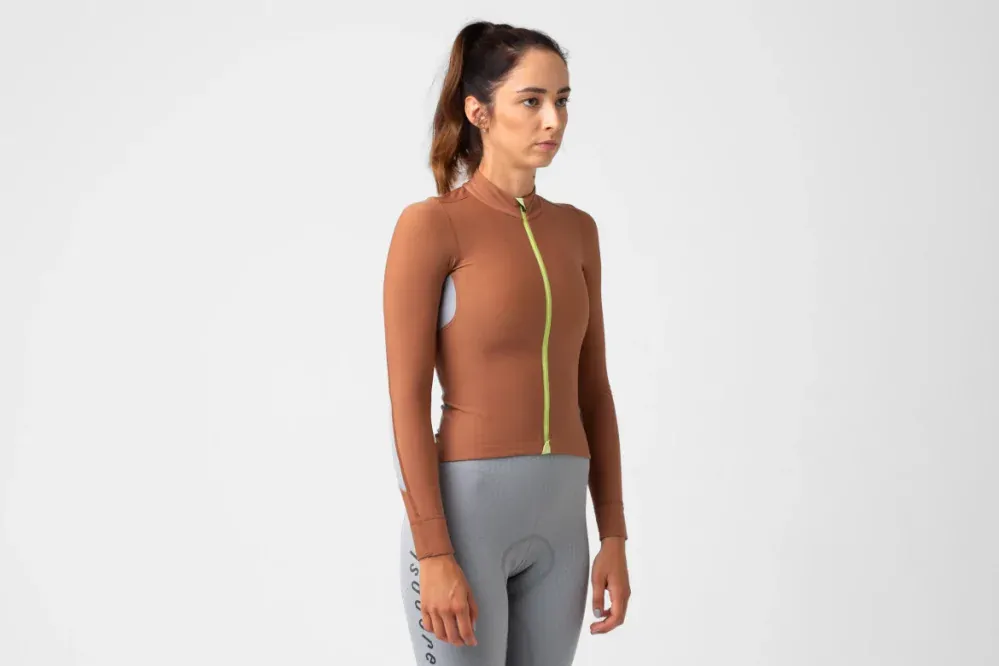 W Cyklodres ISADORE Echelon Thermal Long Sleeve Jersey Argan Oil