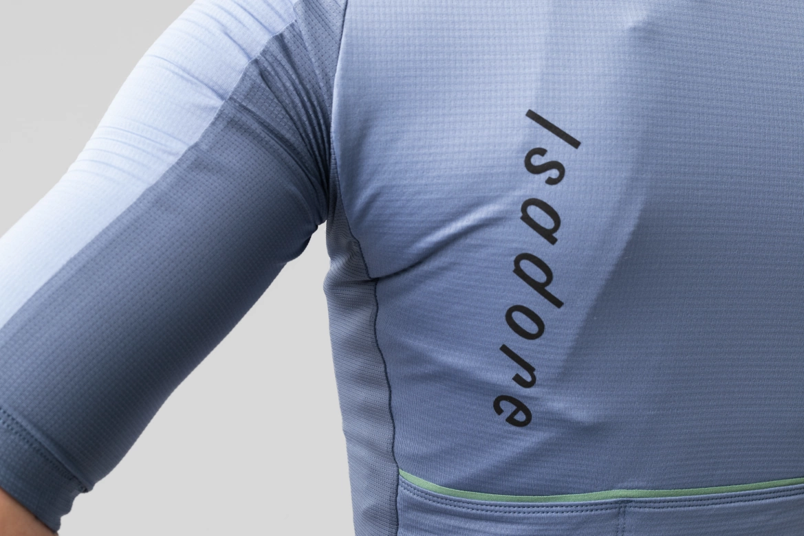 W Cyklodres ISADORE Signature Merino Tech