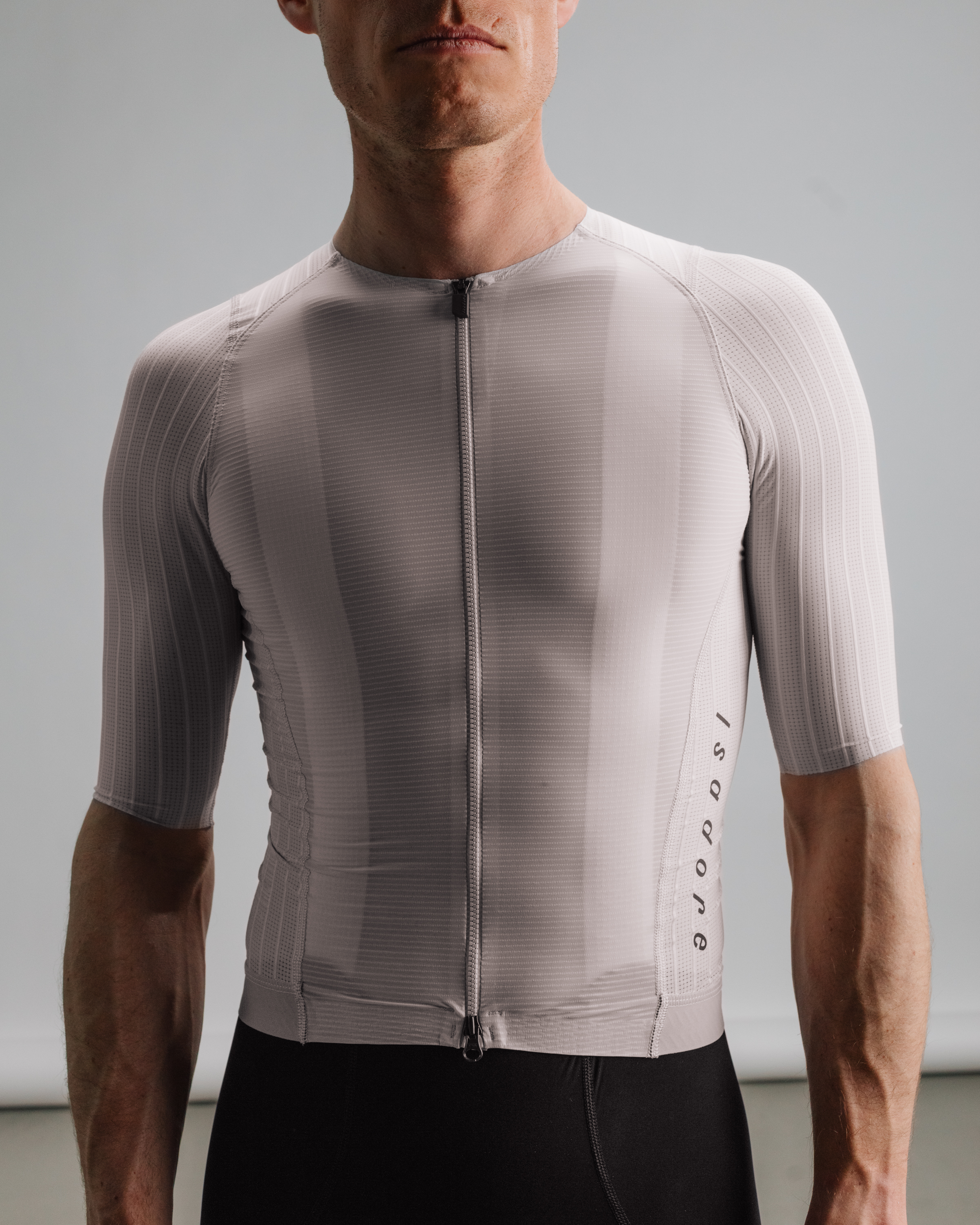 Cyklodres ISADORE Echelon Aero