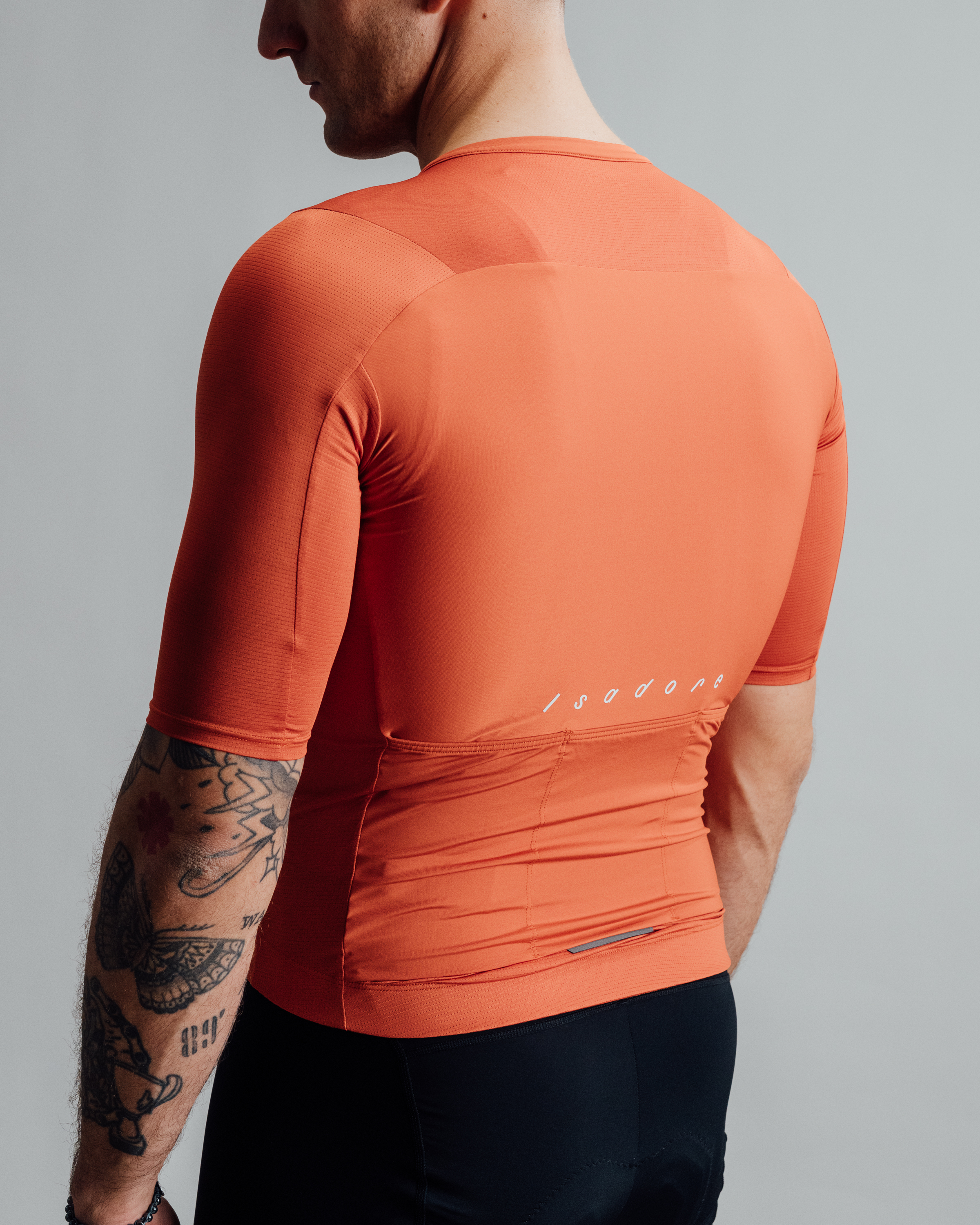 Cyklodres ISADORE Debut