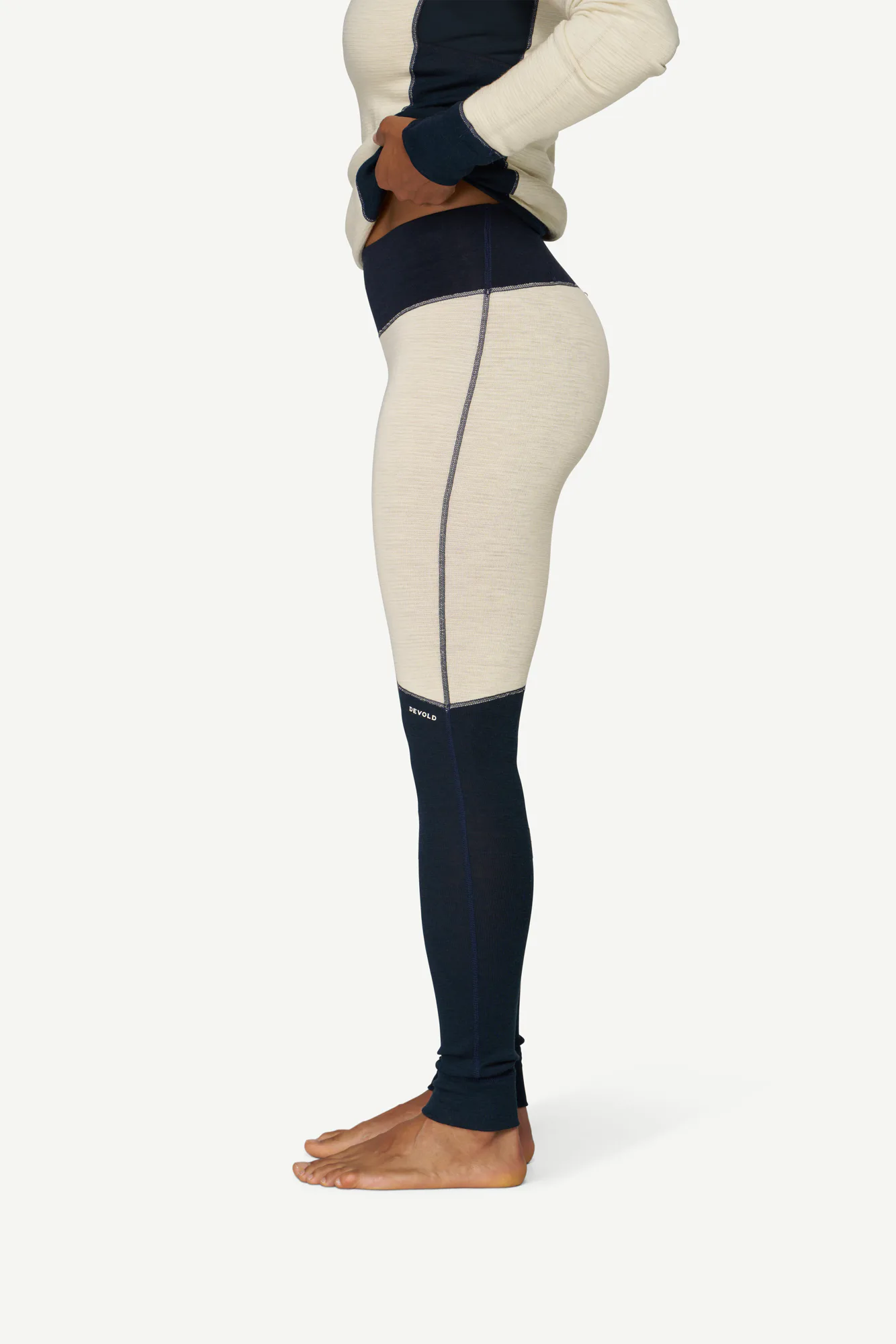 W Spodky DEVOLD Reverso Merino