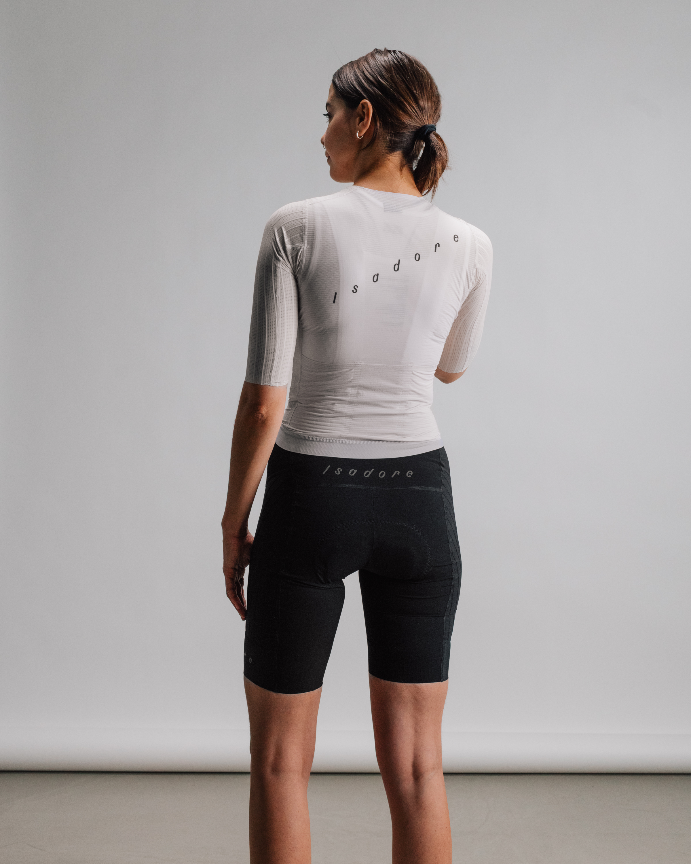 W Cyklodres ISADORE Echelon Aero