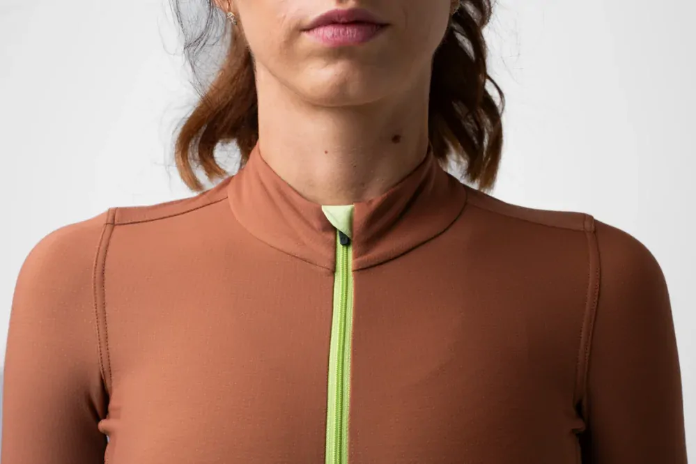 W Cyklodres ISADORE Echelon Thermal Long Sleeve Jersey Argan Oil