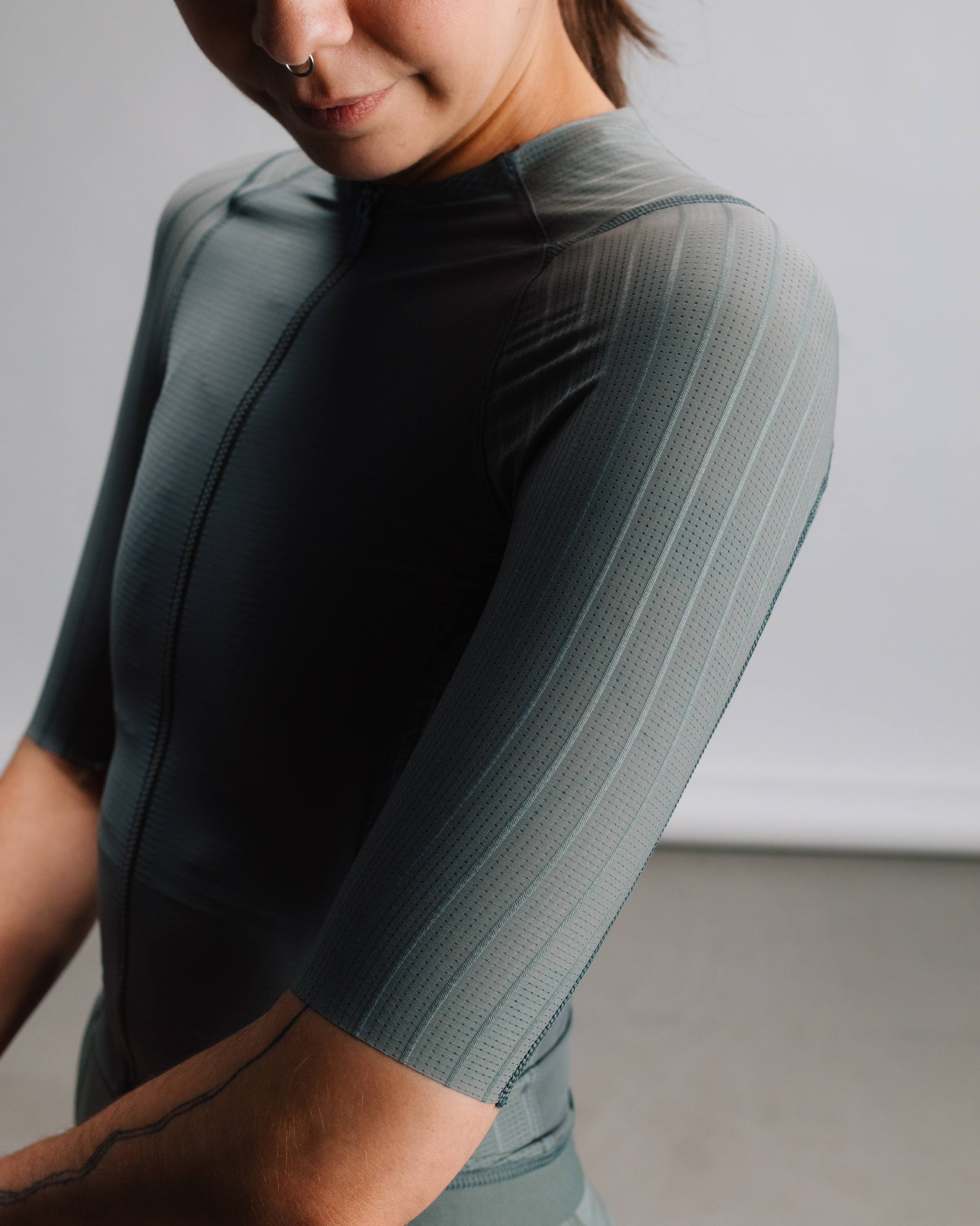 W Cyklodres ISADORE Echelon Aero