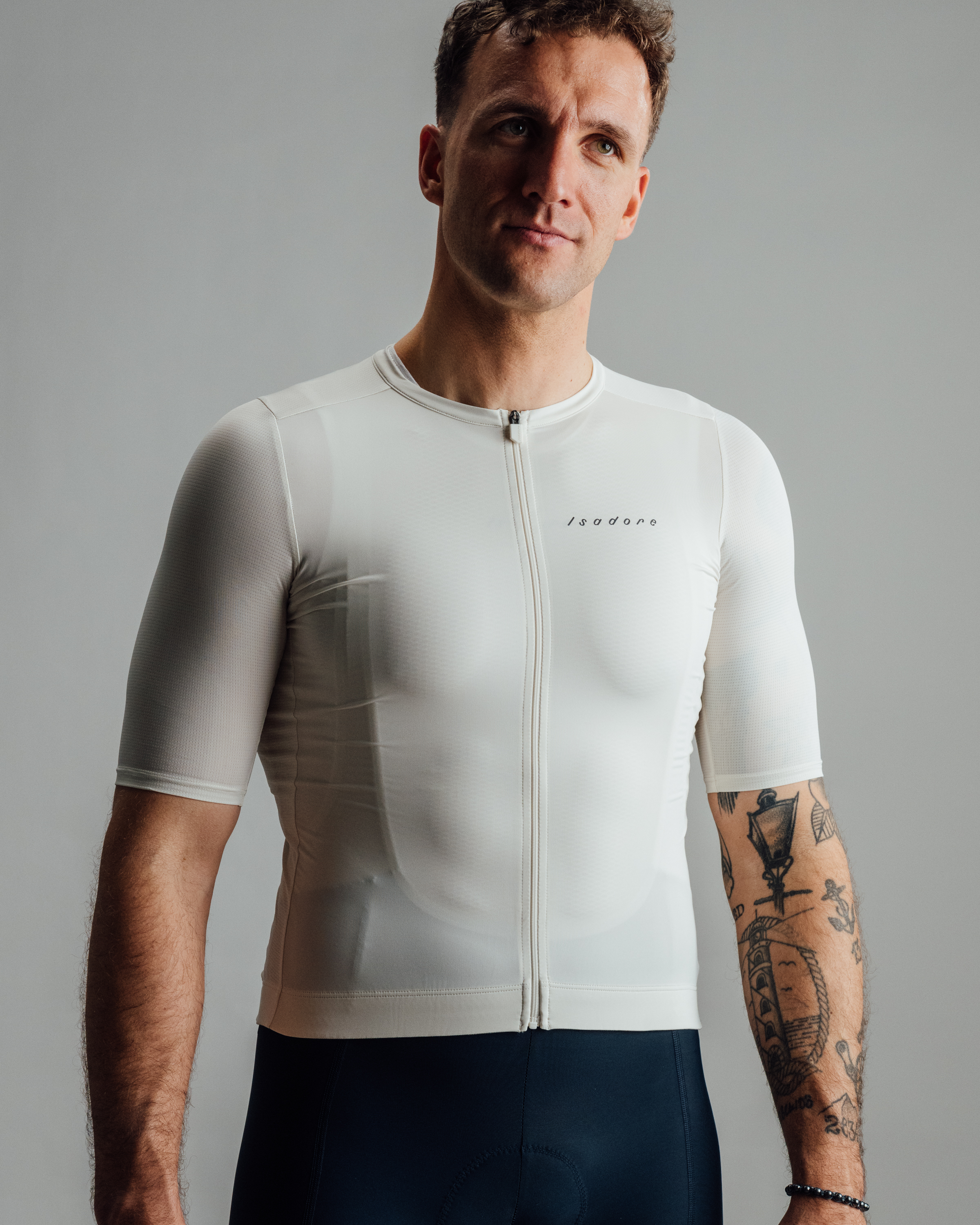 Cyklodres ISADORE Debut