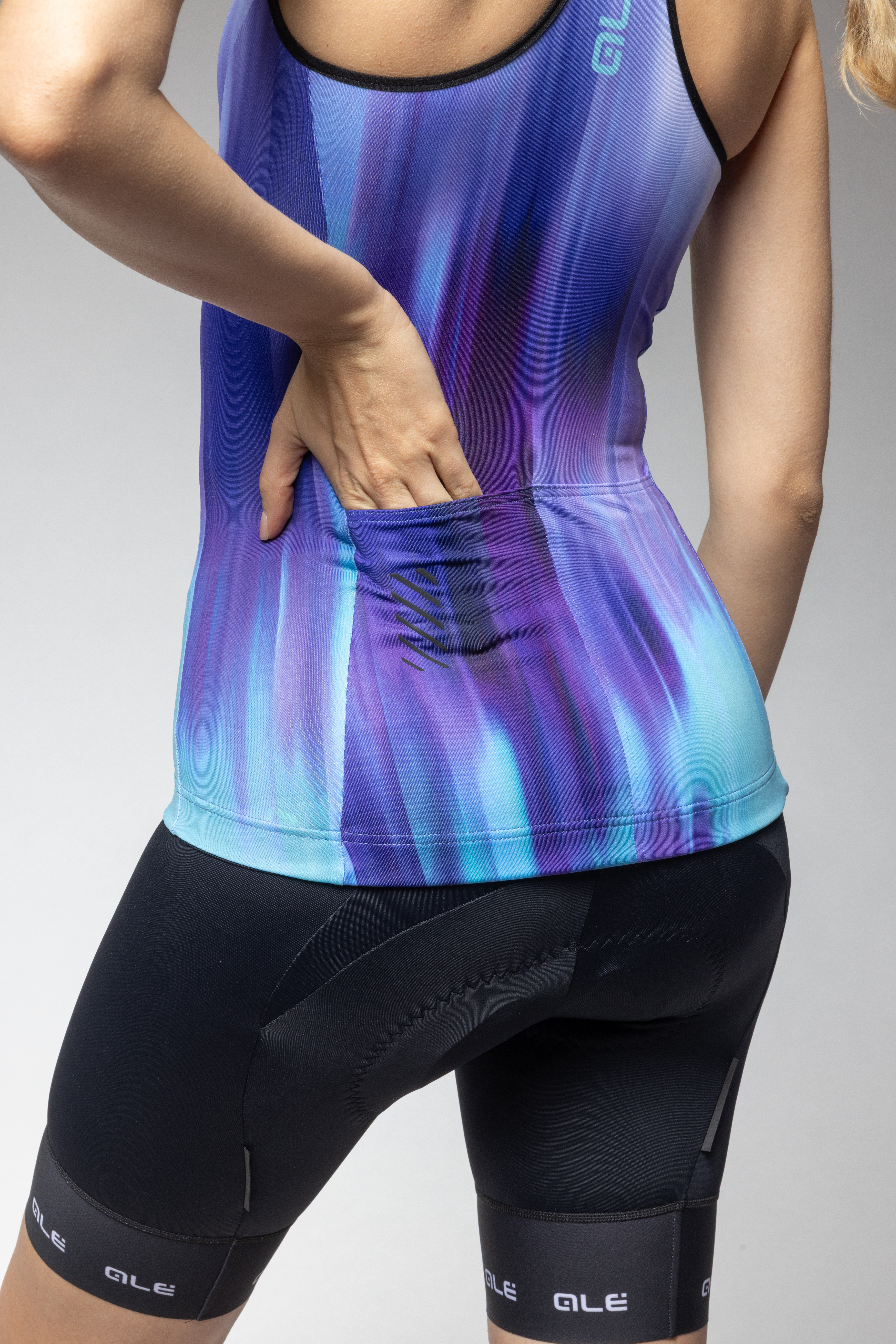 W Cyklonátělník ALÉ Crazy