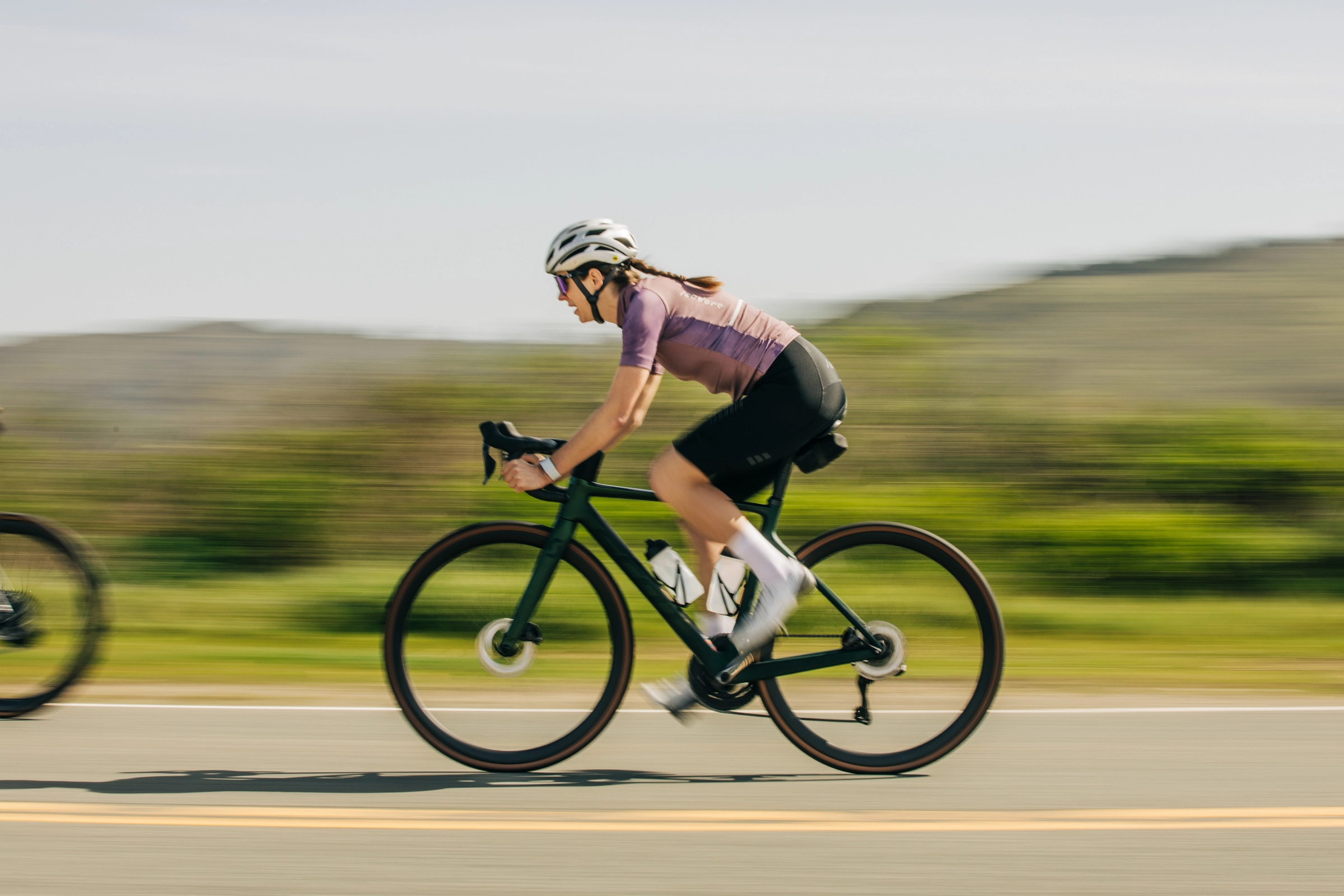 W Cyklodres ISADORE Signature Climber's Jersey Grape Shake