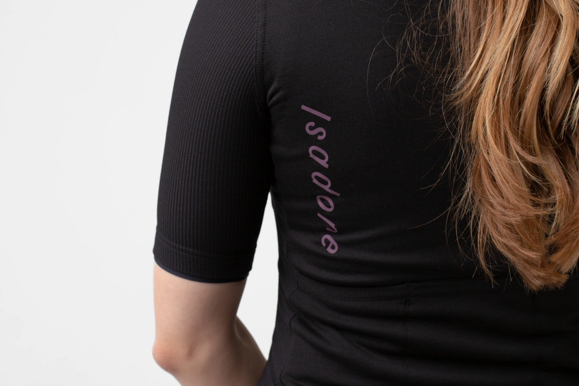 W Cyklodres ISADORE Signature