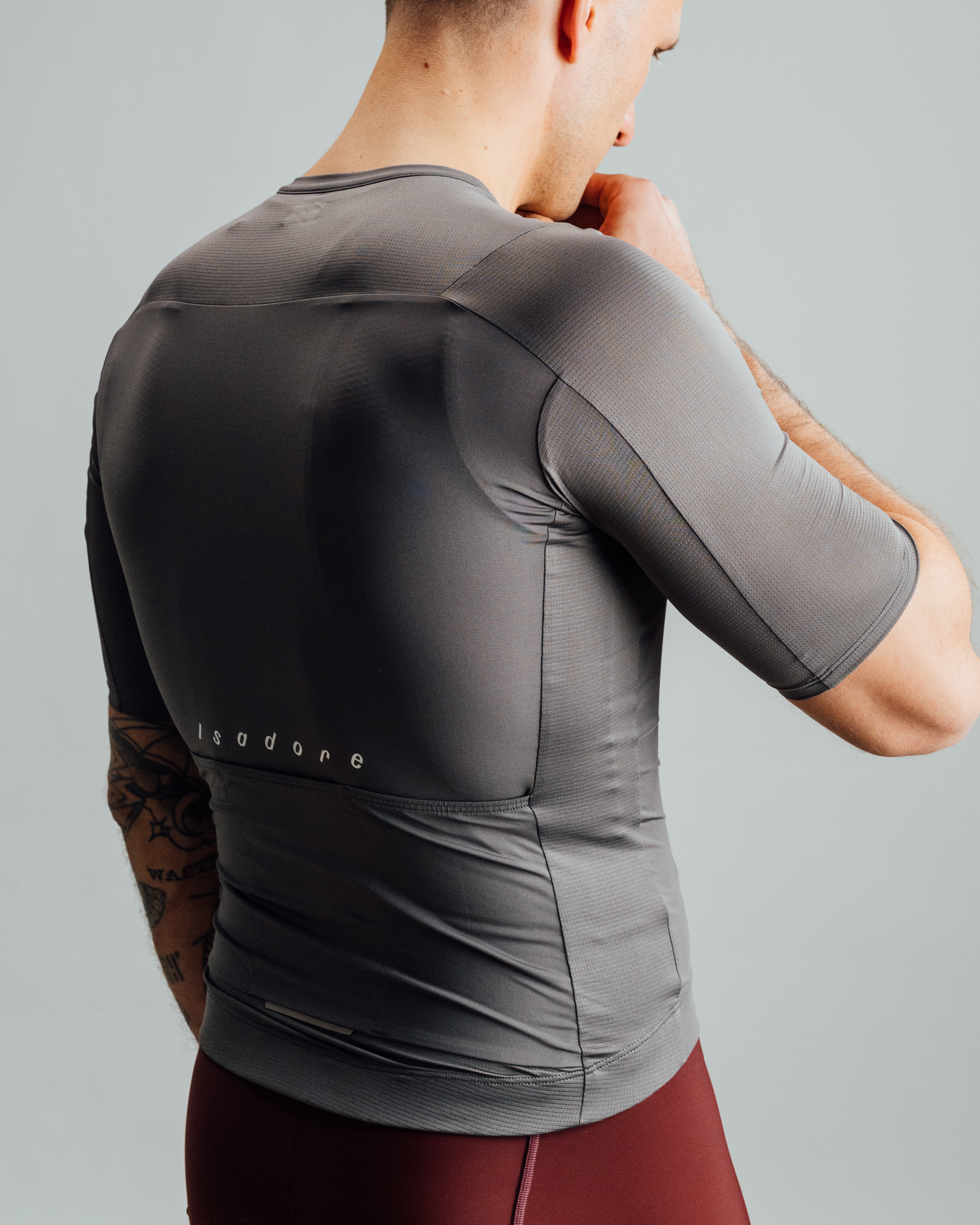 Cyklodres ISADORE Debut