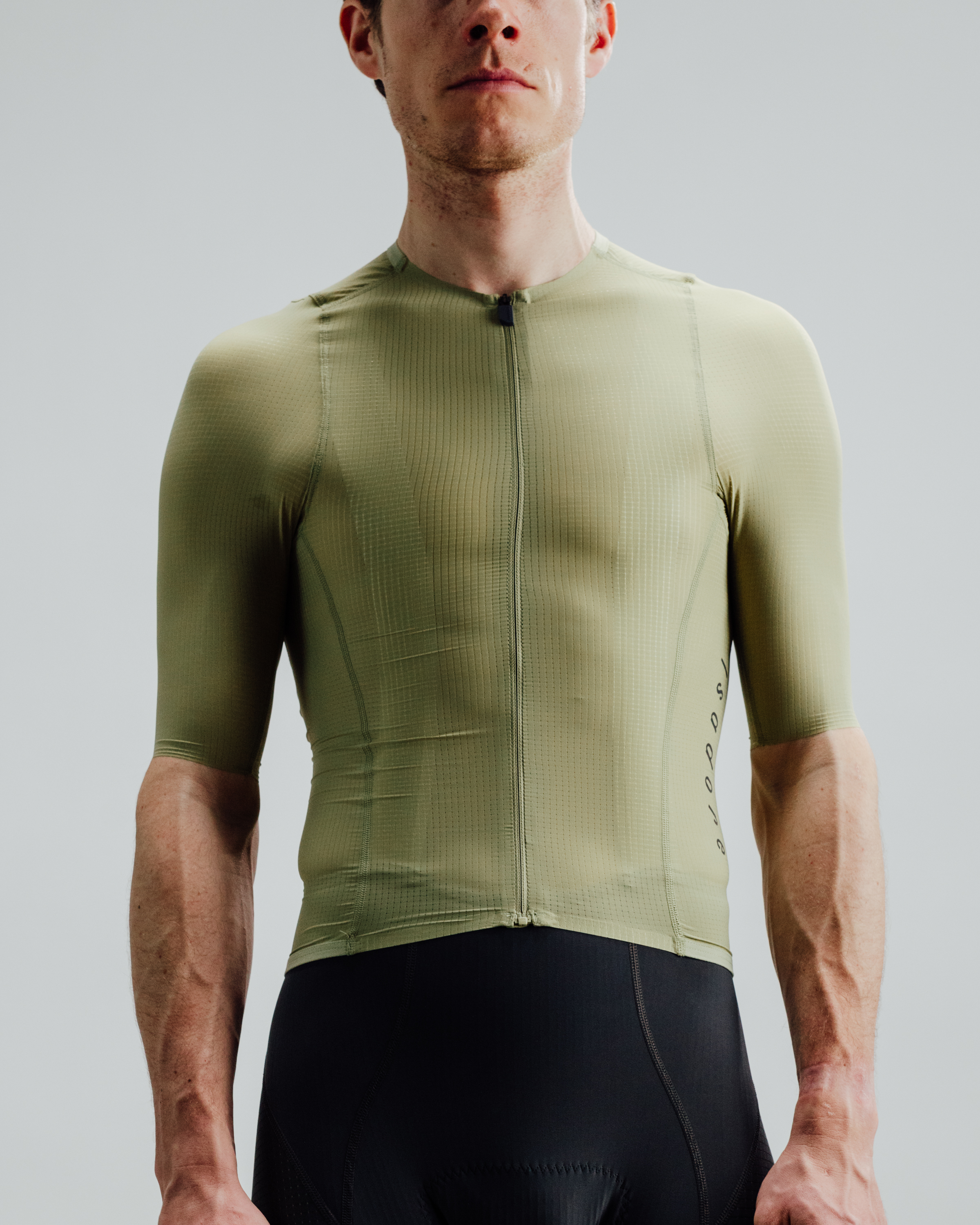 Cyklodres ISADORE Echelon Ultralight Aero