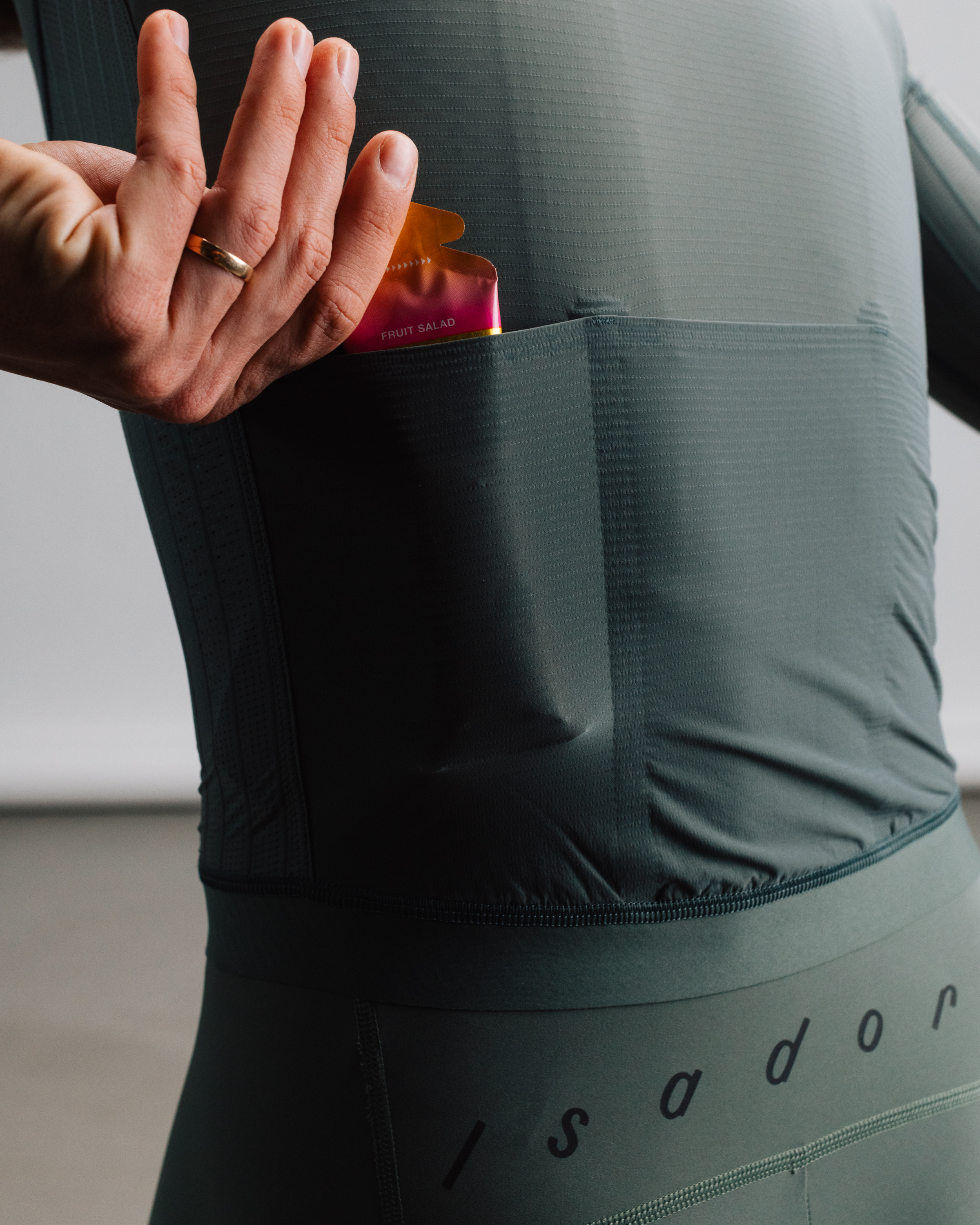 Cyklodres ISADORE Echelon Aero