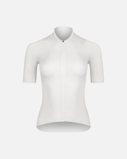 W Cyklodres ISADORE Debut